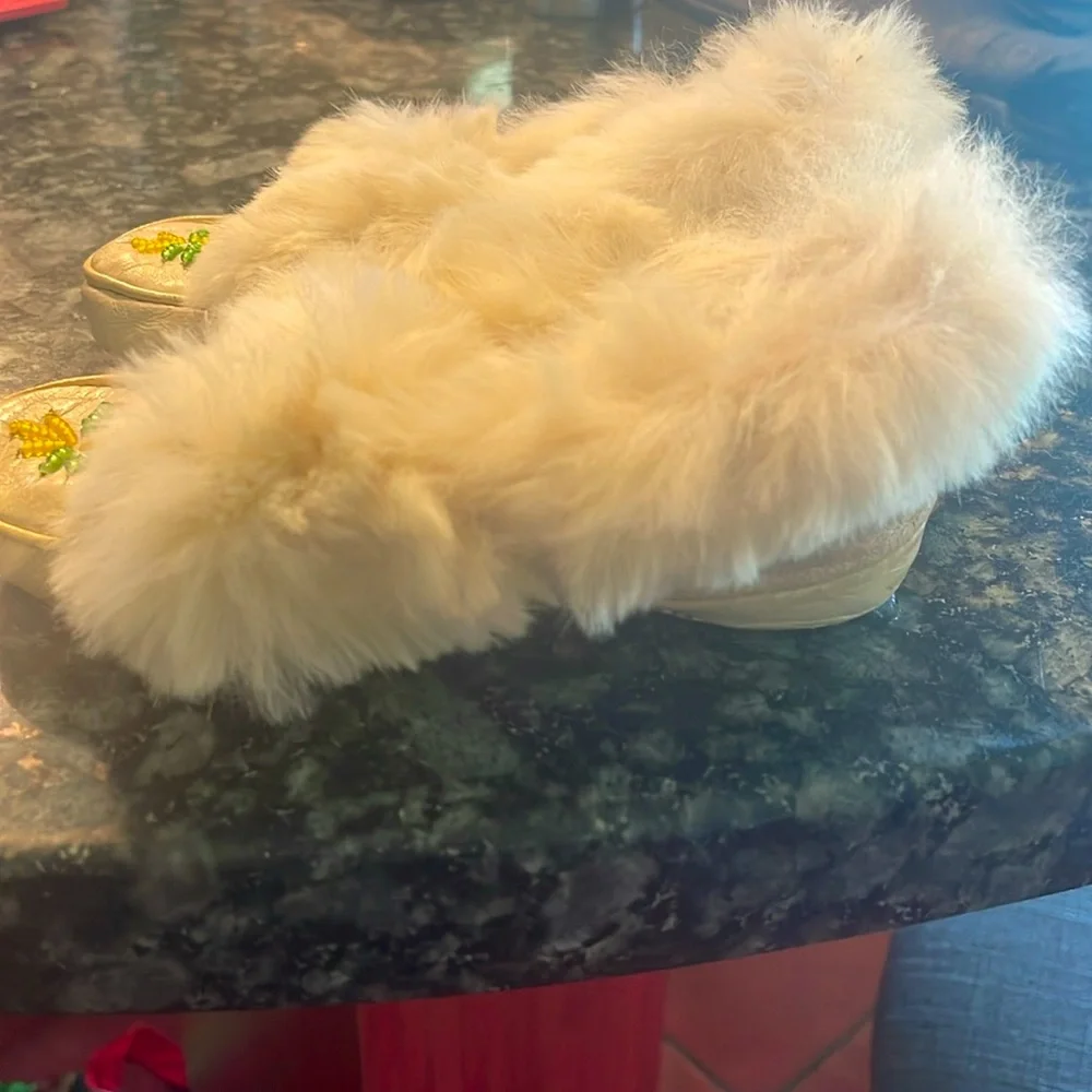 Vintage children’s‎ beaded fur-trimmed leather moccasins sz 6